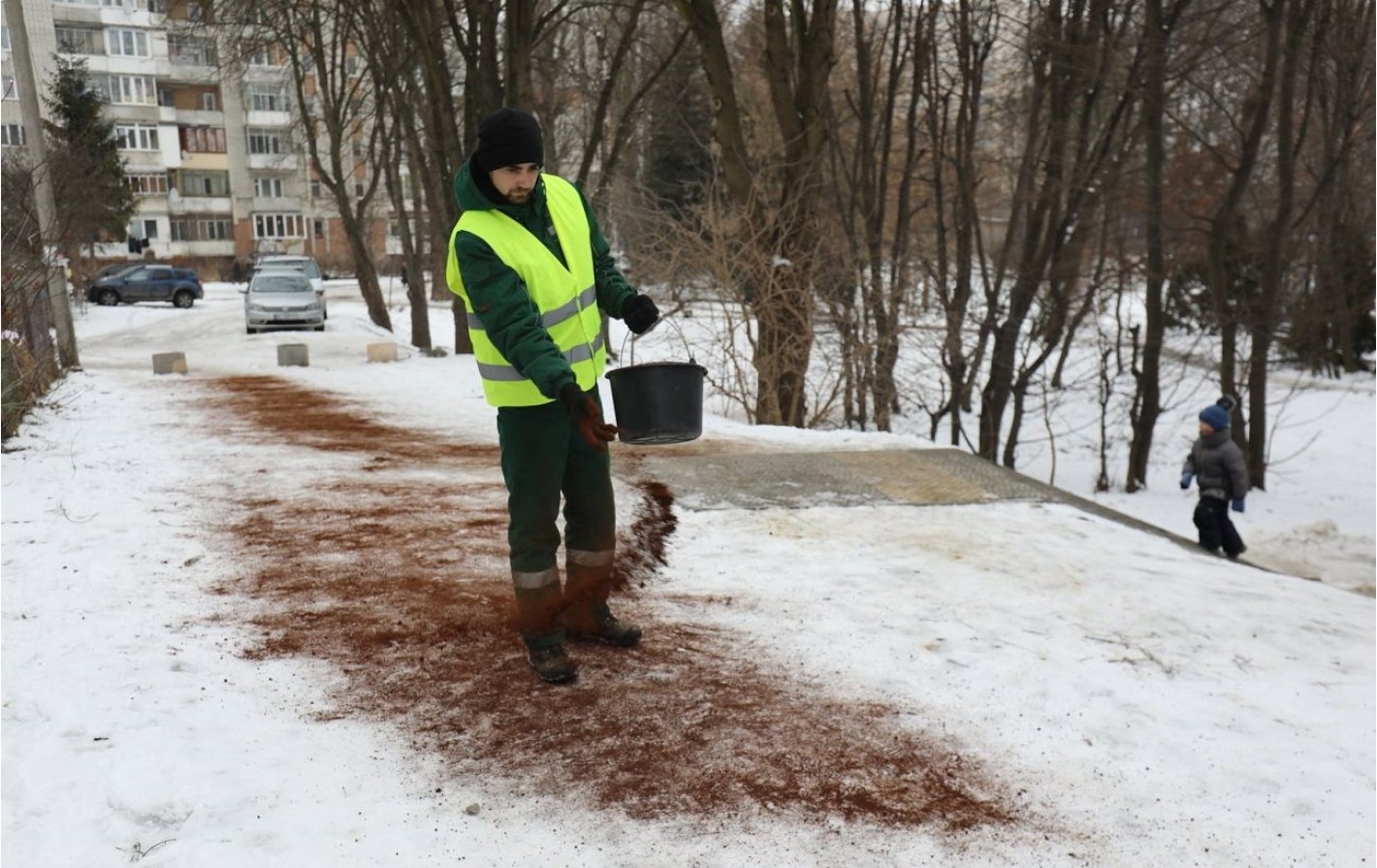 Песок как средство борьбы с гололедом: принципы и сферы применения